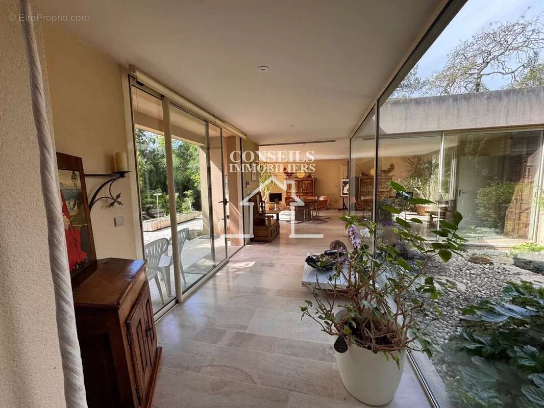 Maison à SAINT-JULIEN-DU-SAULT