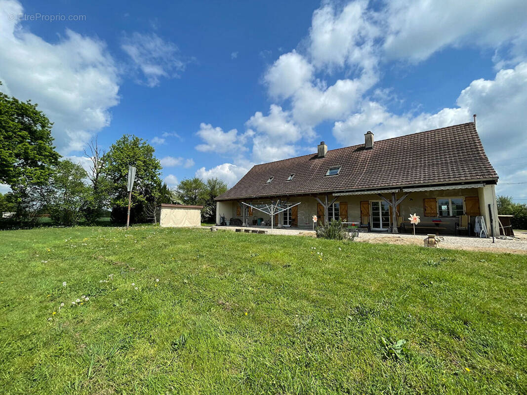 Maison à LESSARD-EN-BRESSE