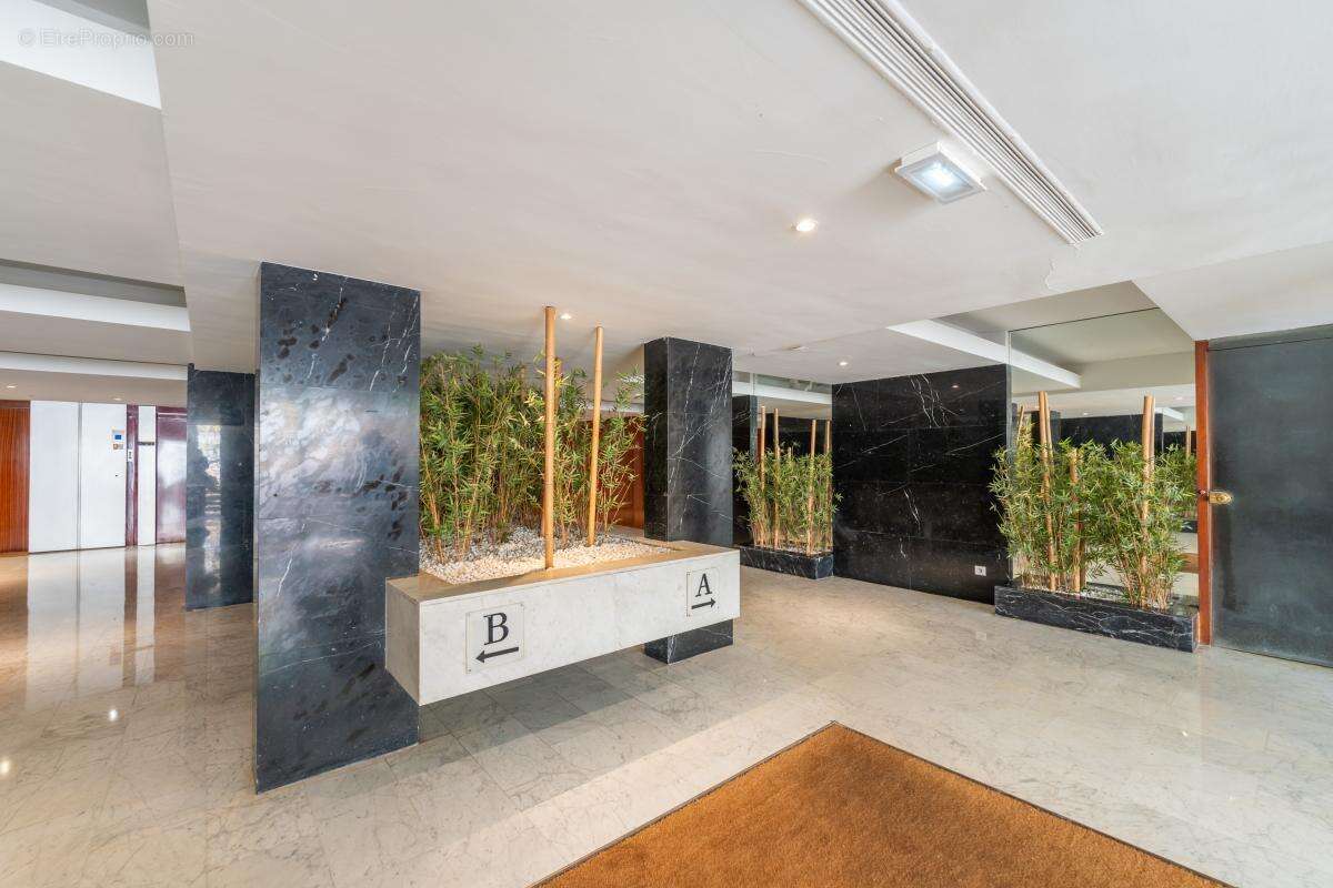 Appartement à VILLE-D'AVRAY