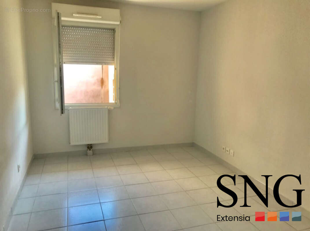 Appartement à GARONS