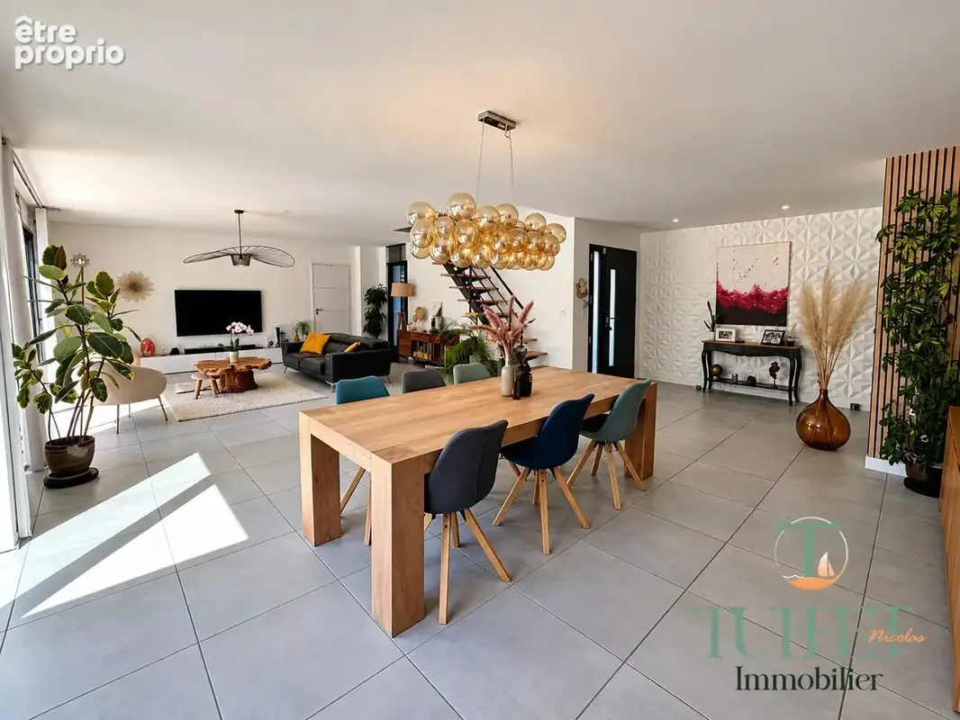 Maison 7 pièces 194 m² à vendre à Breuillet (17920) - photo 5