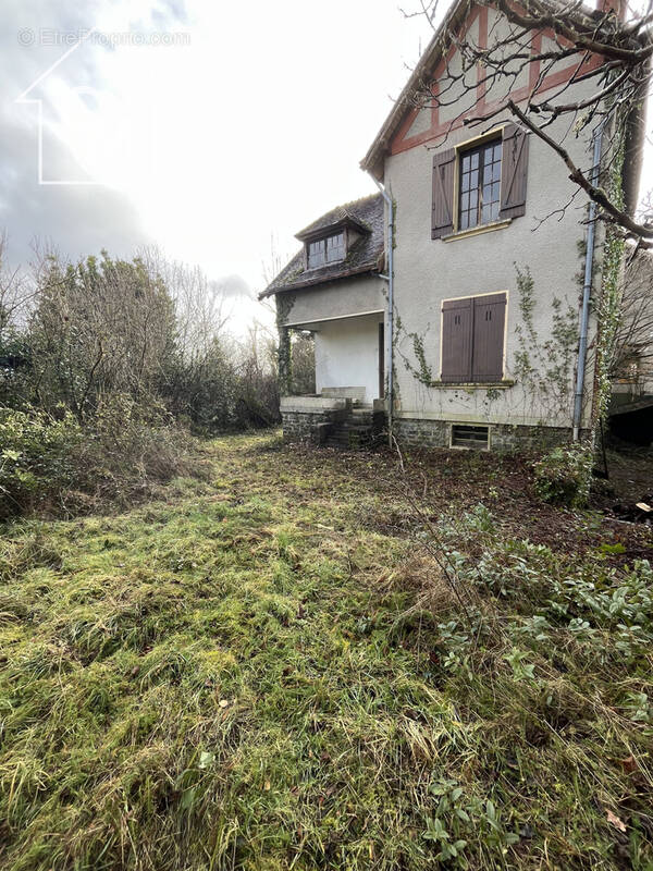 Maison à CUZION