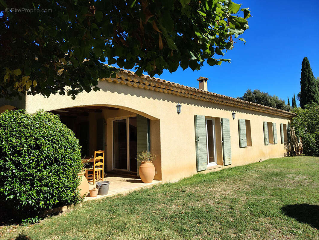 Maison à FOX-AMPHOUX