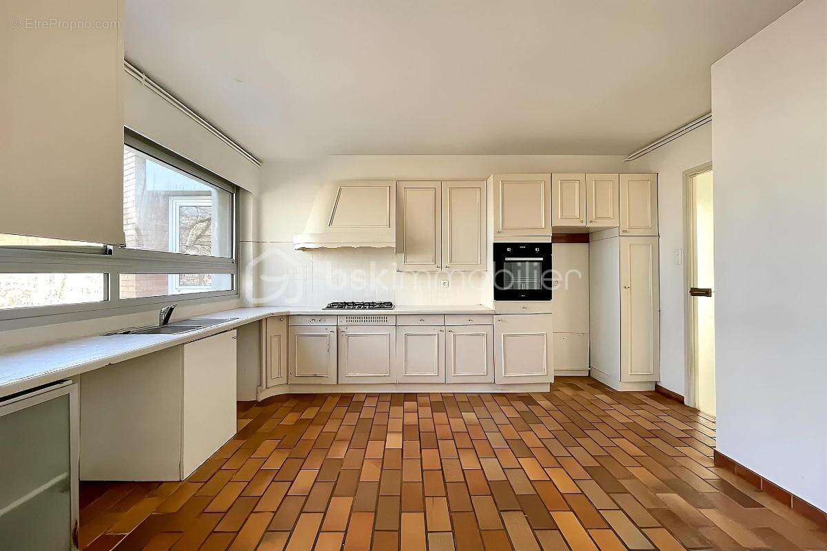 Appartement 5 pièces aux Amidonniers dans une résidence sécurisée de standing - photo 6