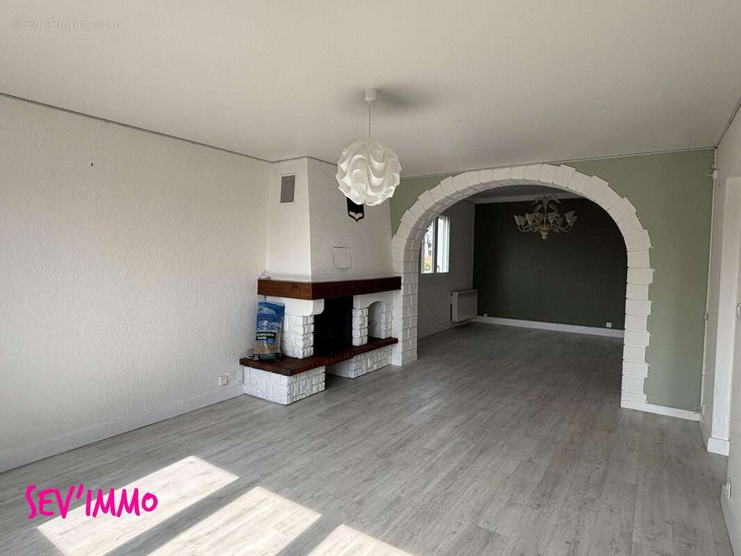 Maison à SAINT-GERMAIN-DES-FOSSES