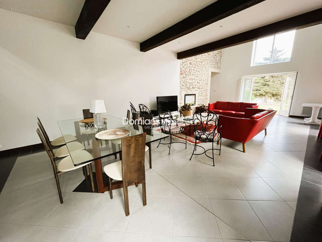 Maison 450 m² à Vinca  - photo 8