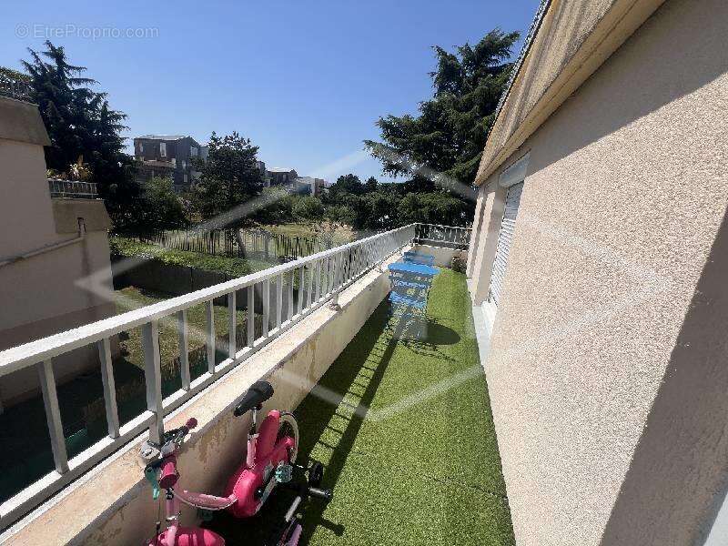 Appartement à COMBS-LA-VILLE