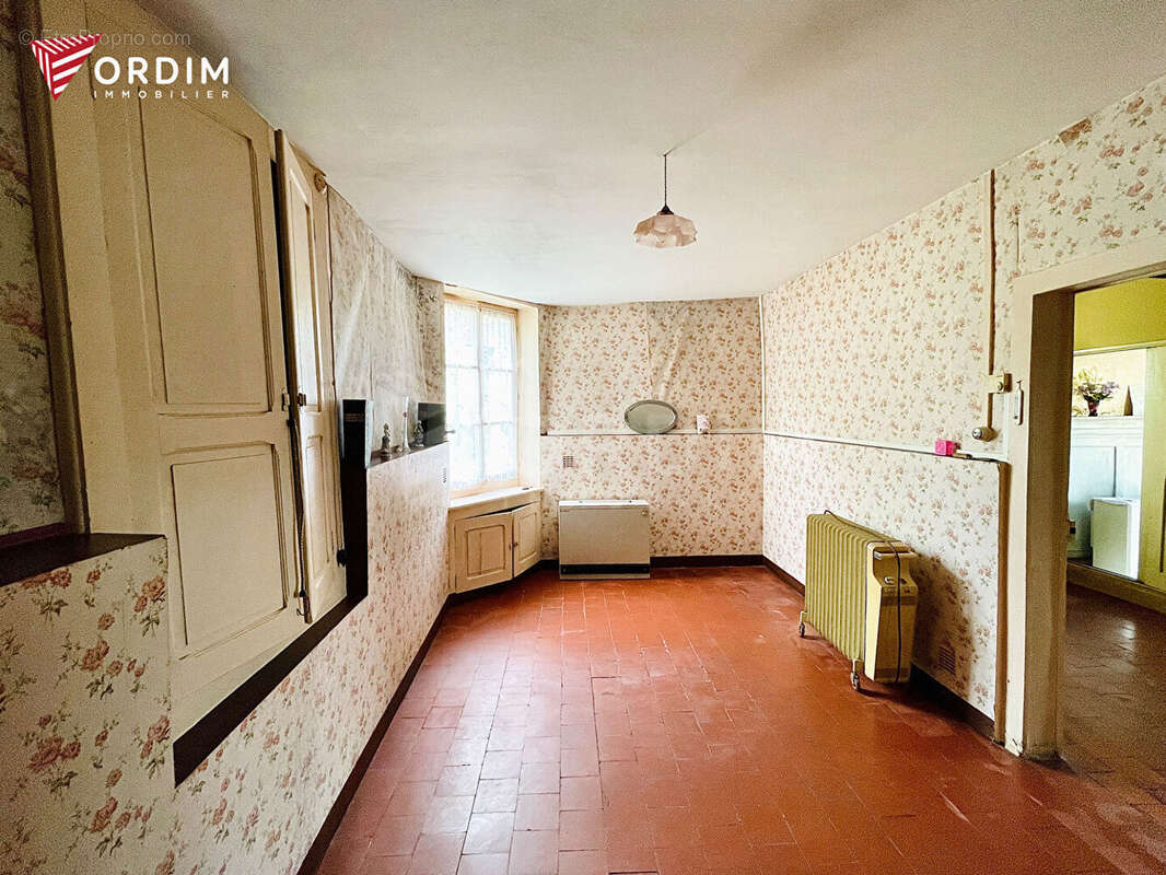 Maison à SAINT-SAUVEUR-EN-PUISAYE