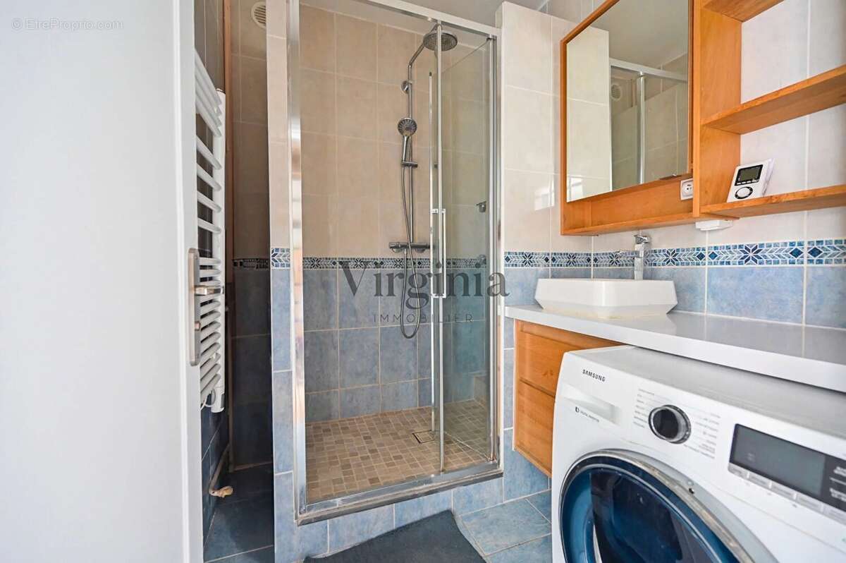 Appartement à CHARENTON-LE-PONT