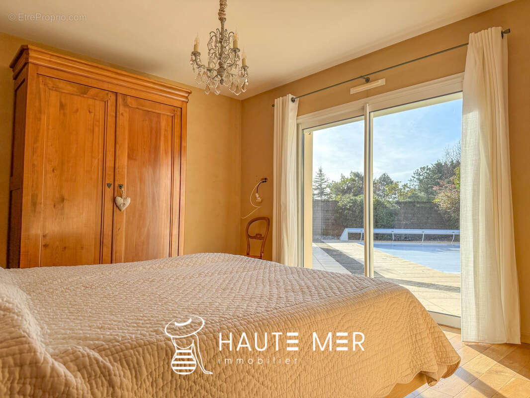 BATEAU - Propriété de plain-pied avec maison d’amis, piscine et parc arboré - photo 8