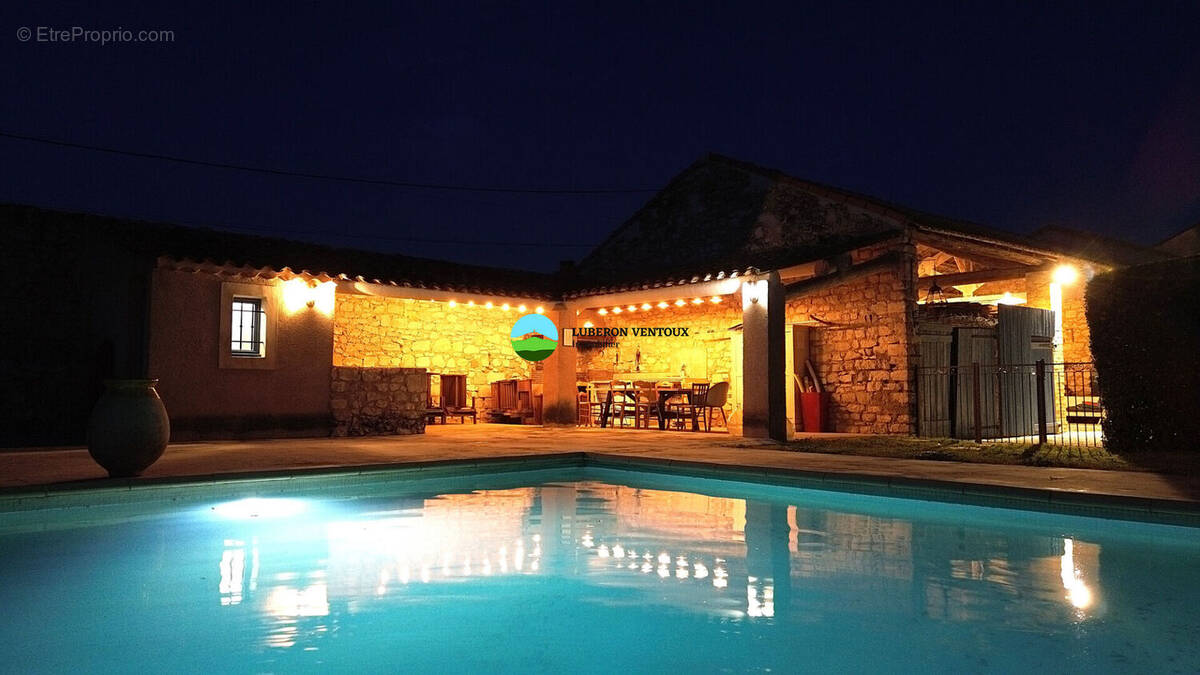 Maison à PERNES-LES-FONTAINES