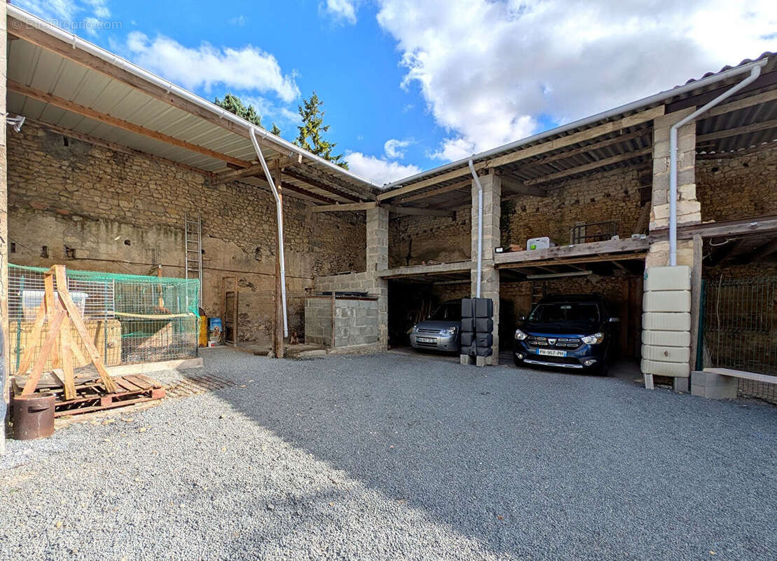 Maison à MONTREUIL-BELLAY