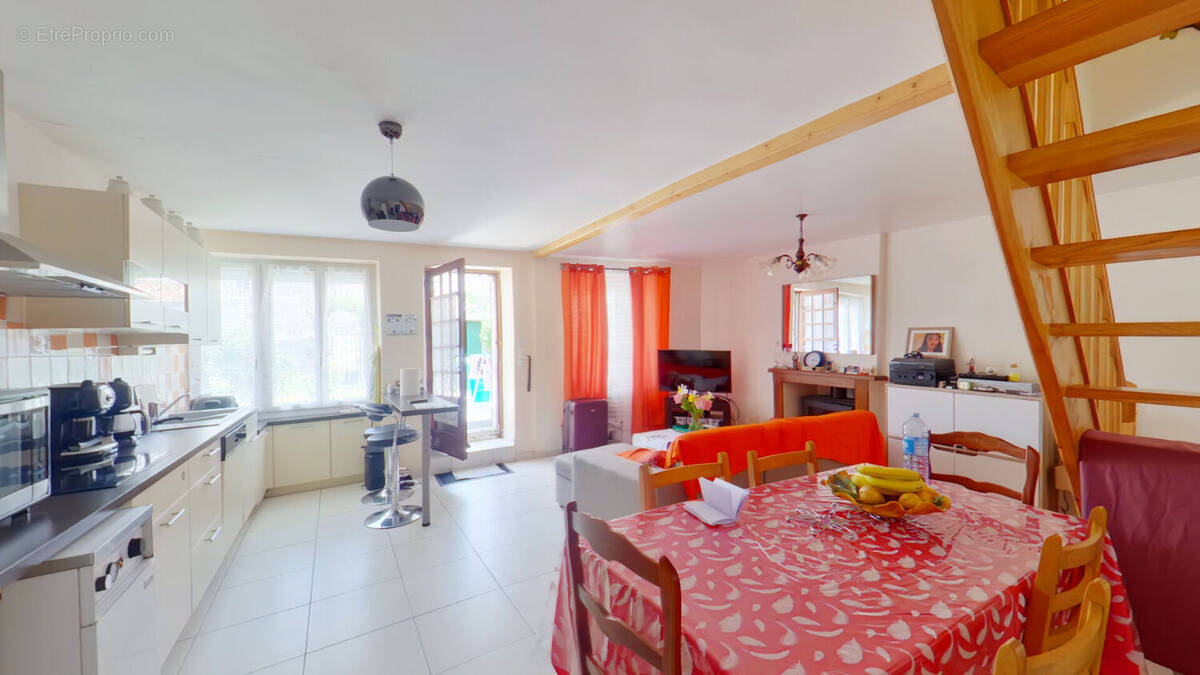 Maison à MAISONNEUVE