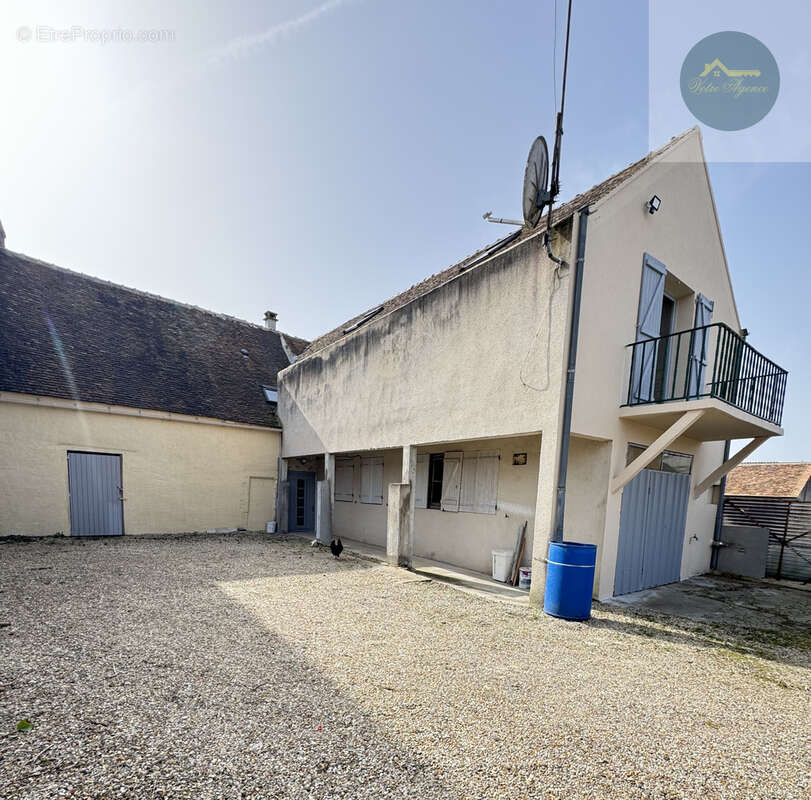 Maison à EGREVILLE