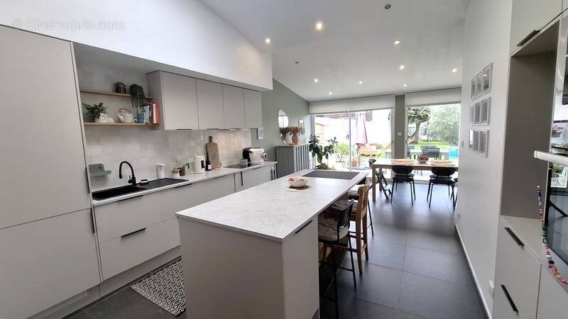 Maison à SAINT-QUENTIN