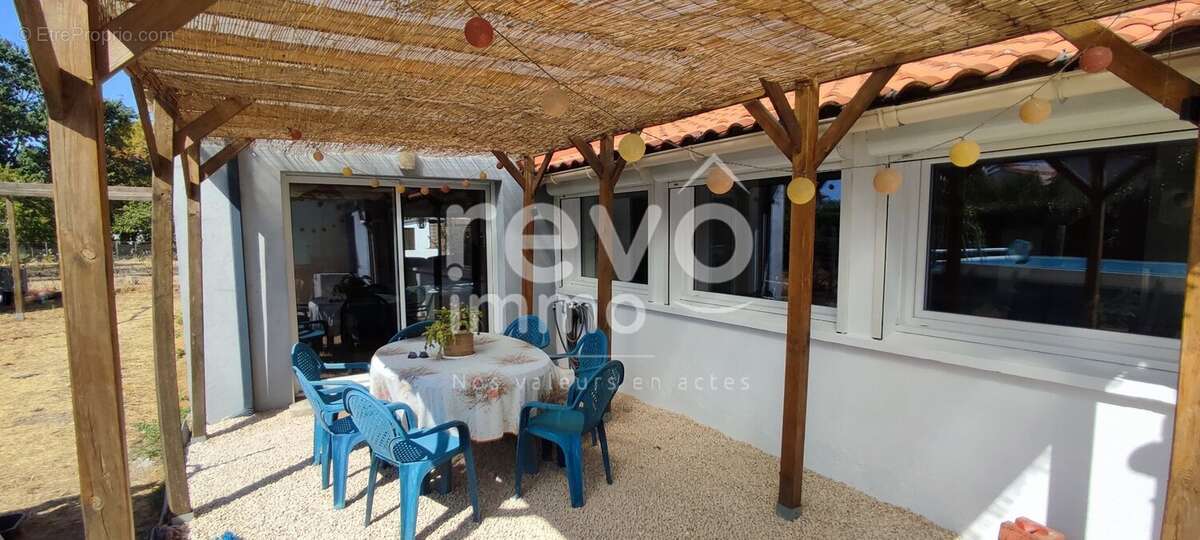 Bourg, proche commodites - photo 9