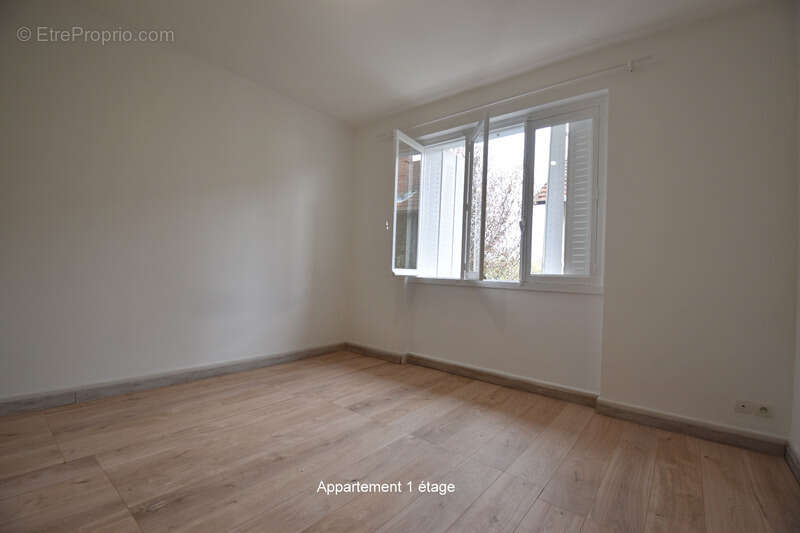 Maison à SAINT-DENIS-LES-BOURG