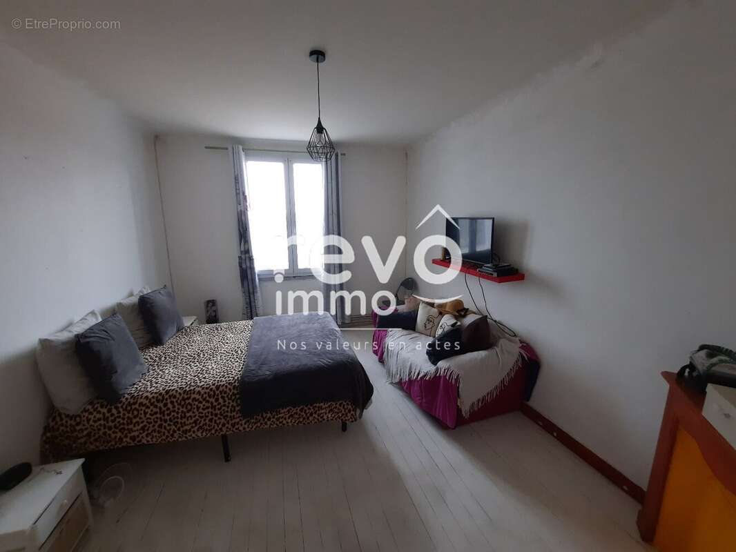 Maison à SAINT-REMY-EN-MAUGES