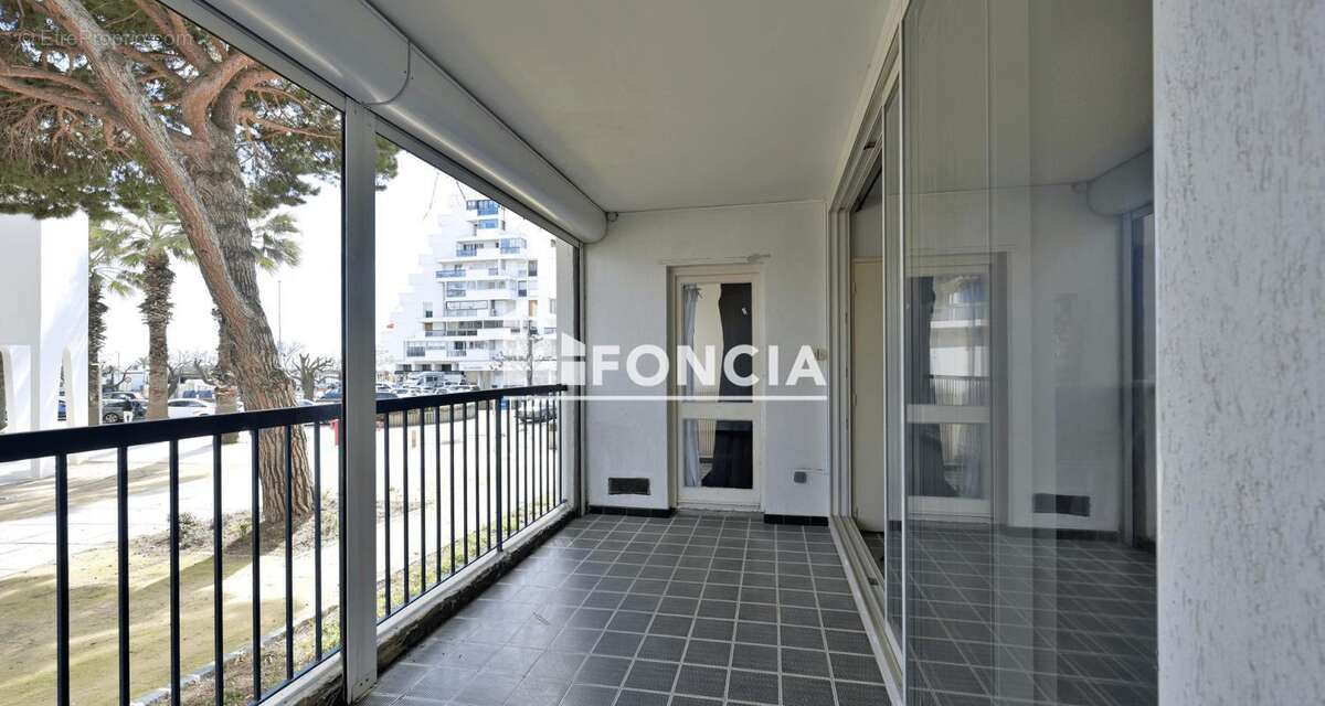 CENTRE VILLE - T2 de 52m2 avec sa loggia de 10m2 - photo 6