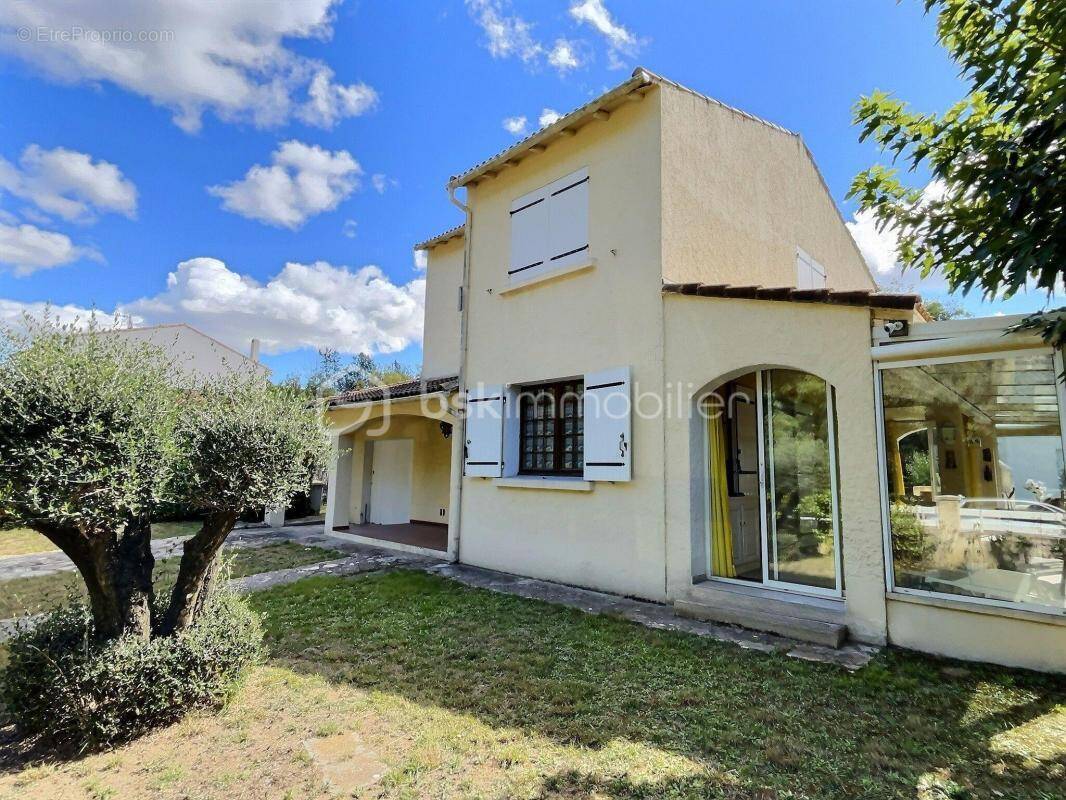 Maison à SAINT-JEAN-DE-VEDAS