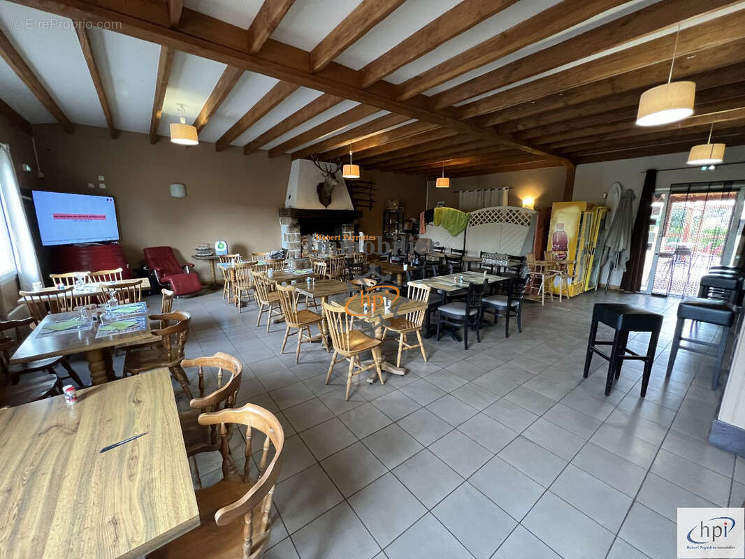 Commerce à MONTLAUR