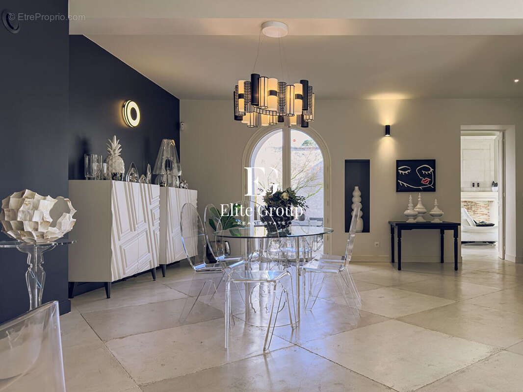 A vendre magnifique maison en bas du plateau d'angouleme - 7 pièces - 213 m2 - photo 5