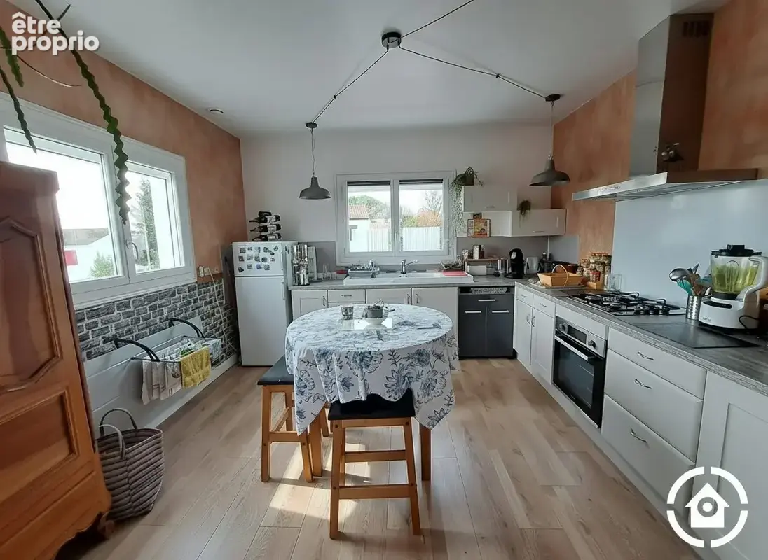 Maison 5 pièces 113 m² à vendre à Fontcouverte (17100) - photo 8