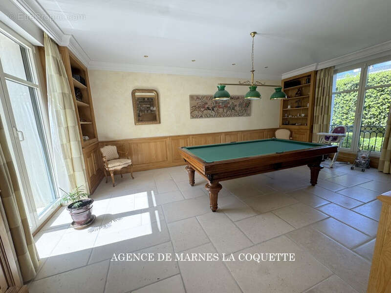 Maison à VILLE-D'AVRAY