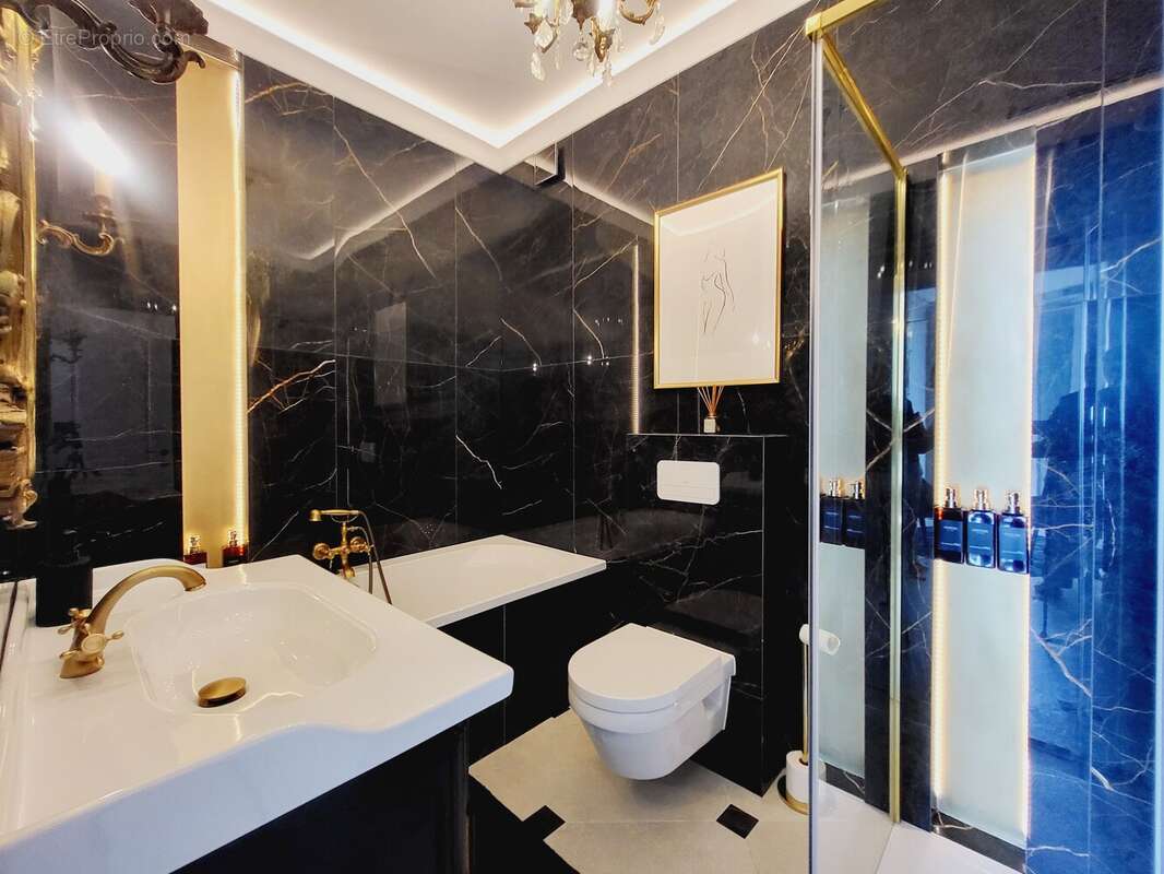 Appartement à ROQUEBRUNE-CAP-MARTIN