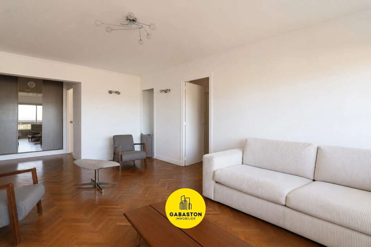 Appartement à MARSEILLE-9E