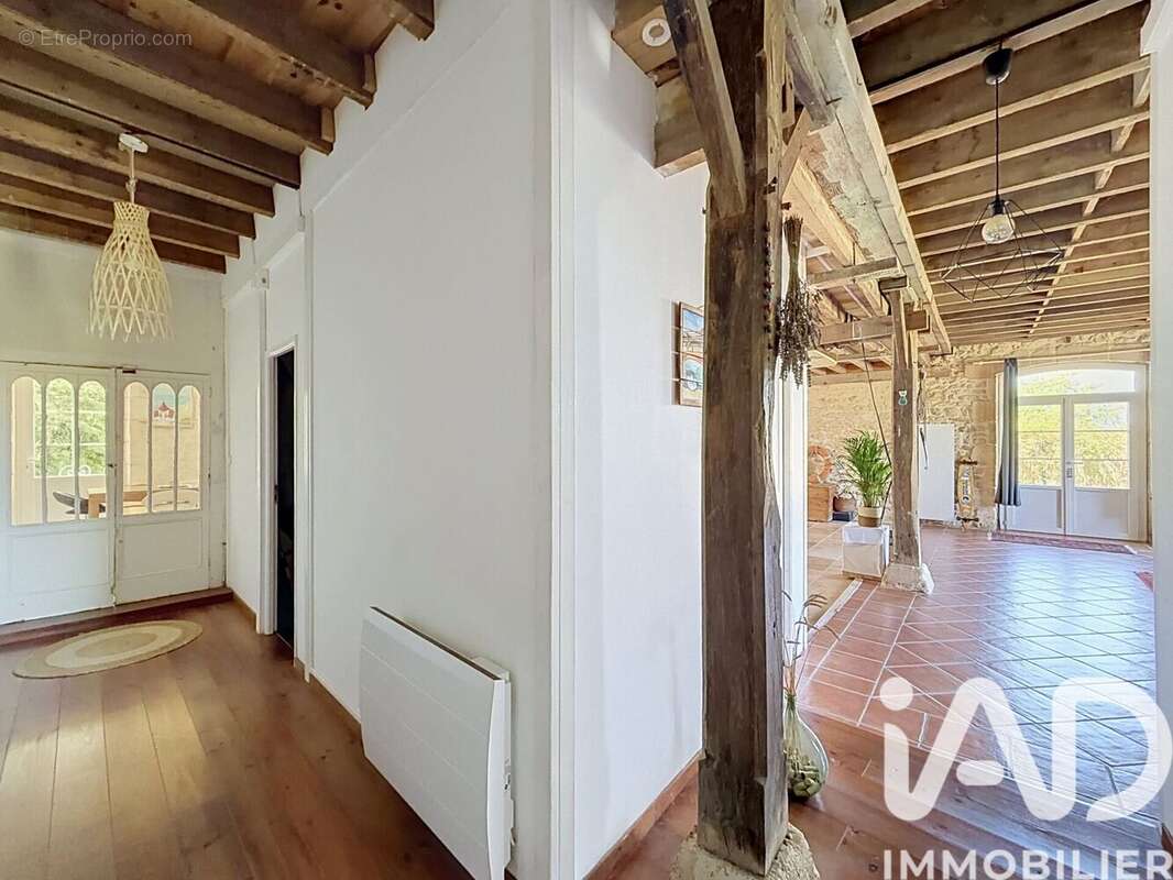 Maison 318 m² à Civrac-En-Medoc  - photo 8