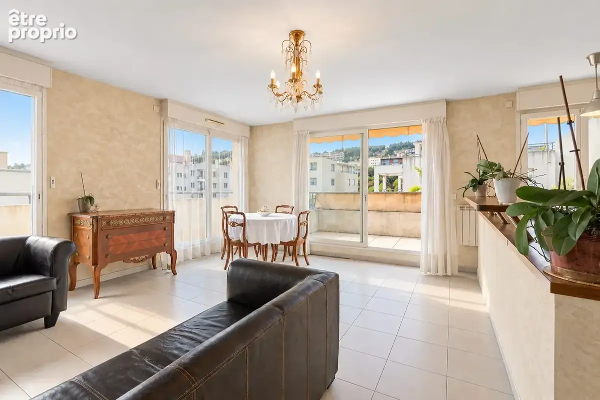 Appartement 4 pièces 84 m² à vendre à Saint-Laurent-Du-Var (06700) - photo 2