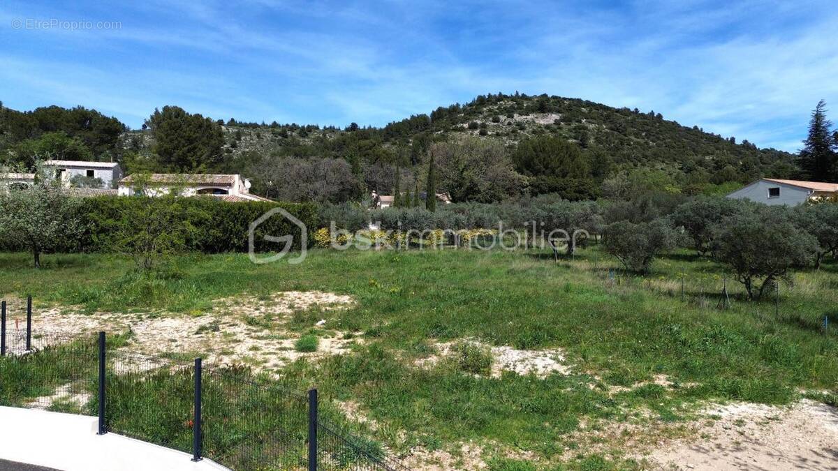 Terrain à MERINDOL