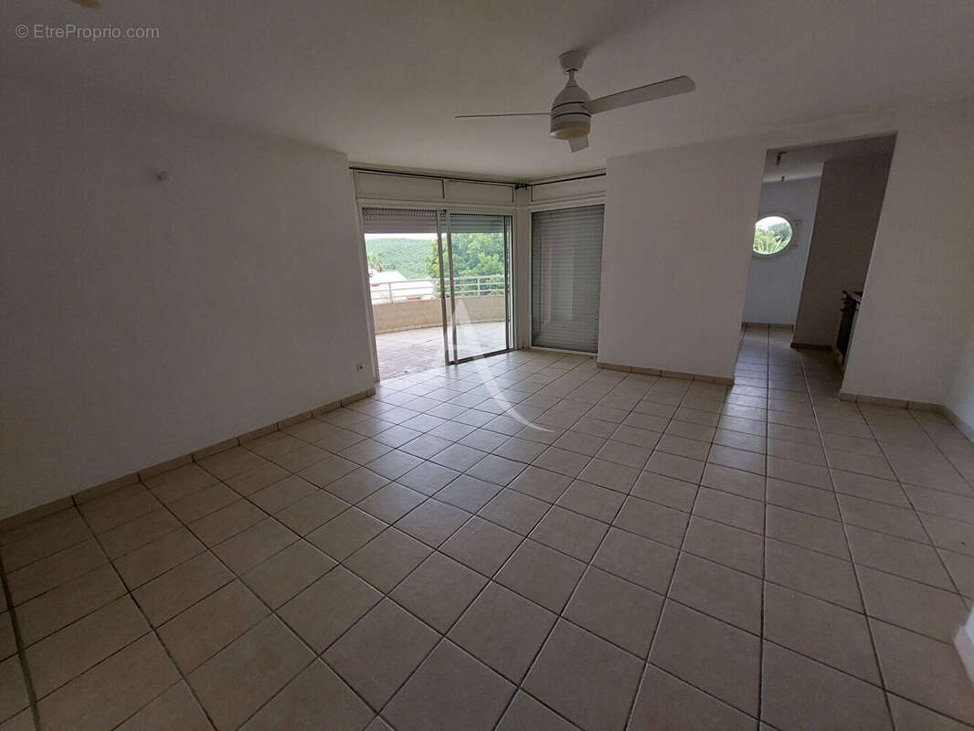 Appartement à LE ROBERT