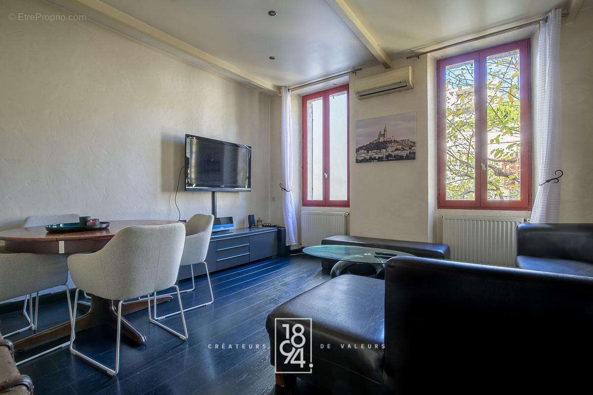 Appartement à MARSEILLE-4E