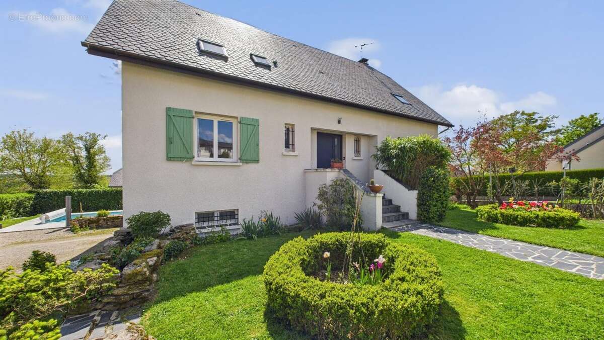 Maison à LUC-LA-PRIMAUBE