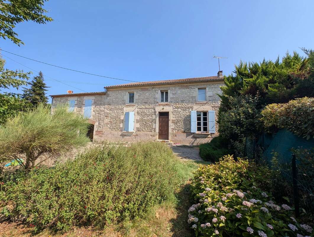Grande maison à la campagne avec dépendance - photo 11