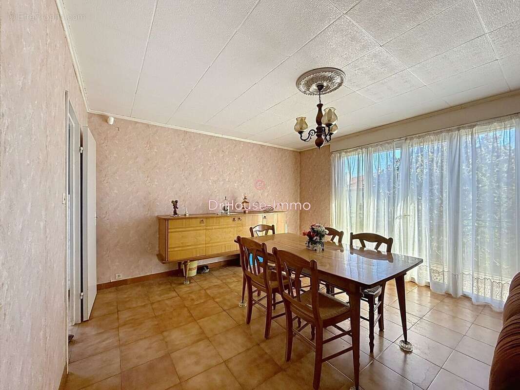 Maison à SAINT-VICTORET