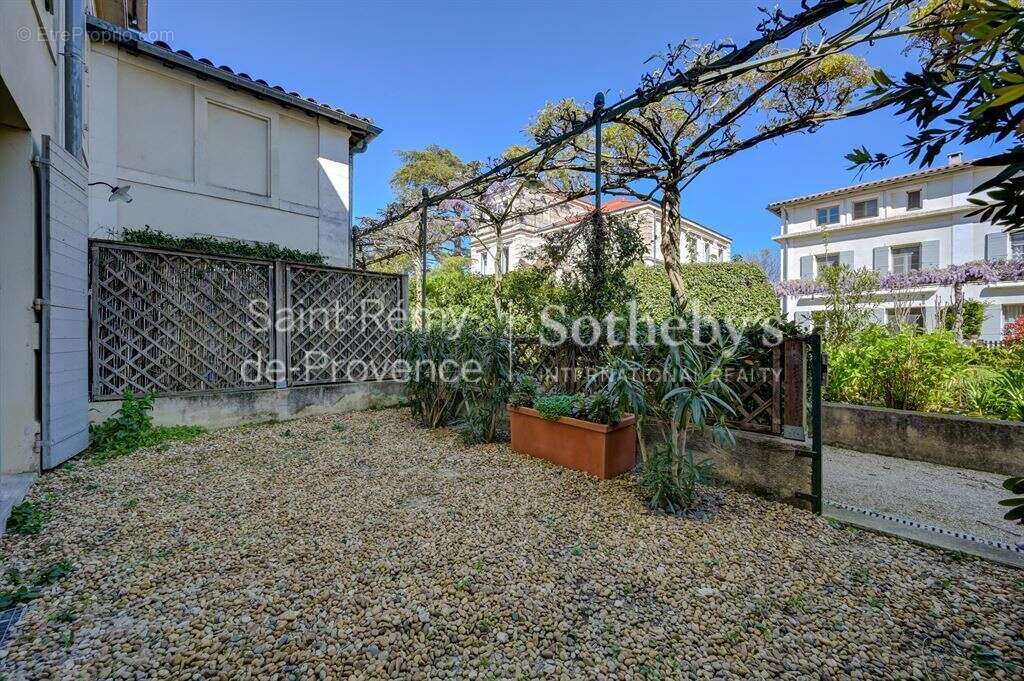 Saint-Rémy-de-Provence – Résidence privée à pied du centre du village - photo 4