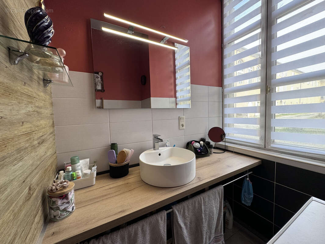 Appartement à MONTBOUCHER-SUR-JABRON