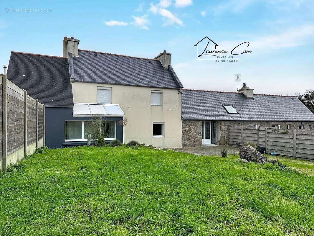 Maison à PLOUGUERNEAU