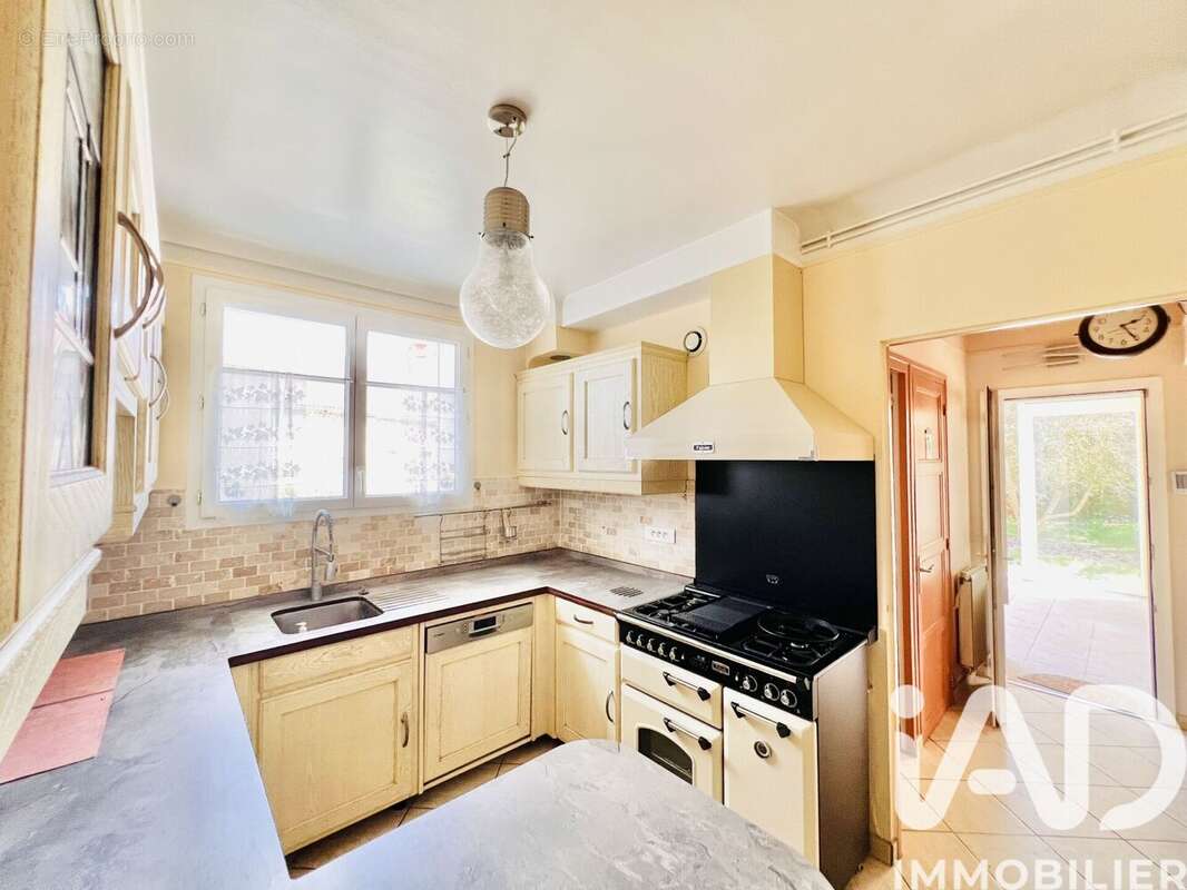 Maison 104 m² à Saint-Fargeau-Ponthierry  - photo 7