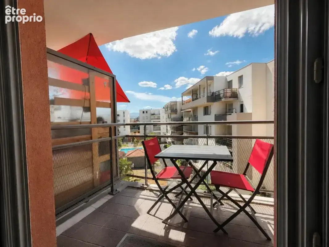 Appartement récent F3 de 67 m² avec parking et piscine - photo 2