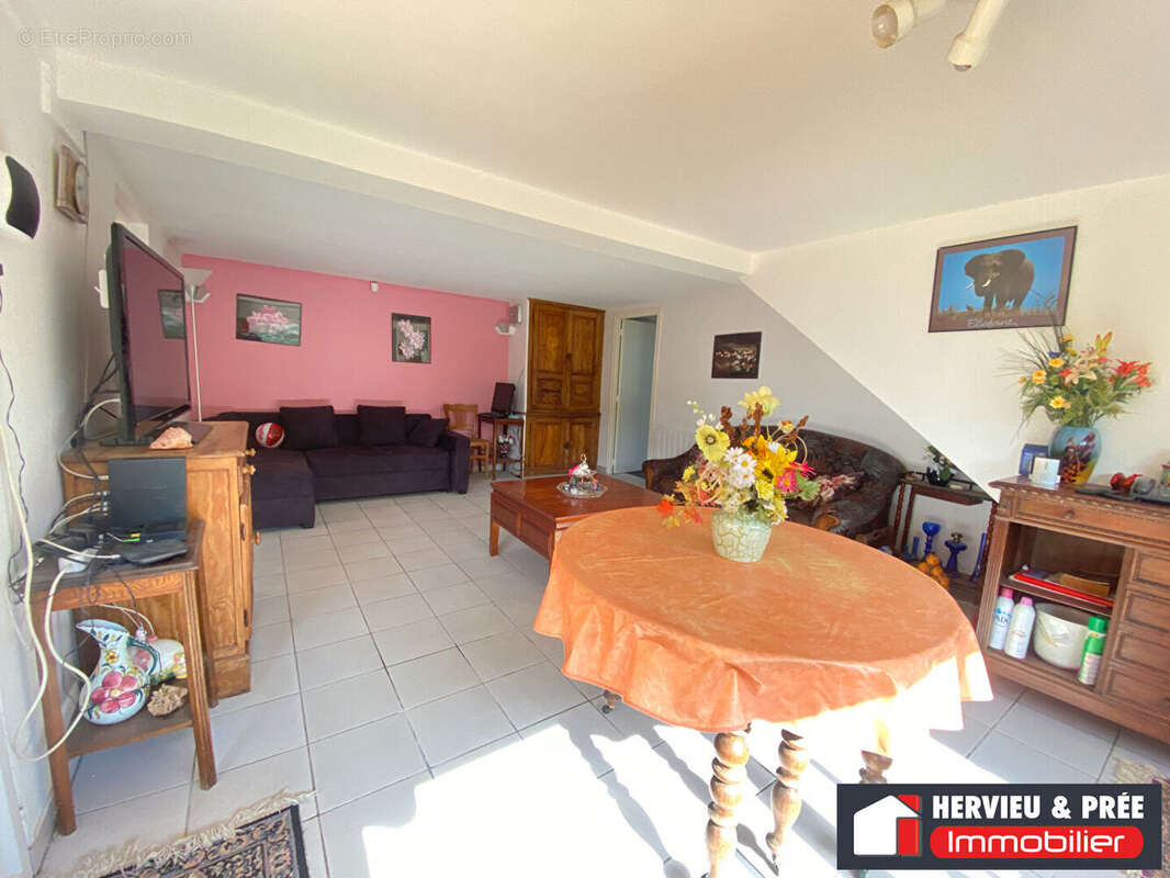 Maison à COURSEULLES-SUR-MER