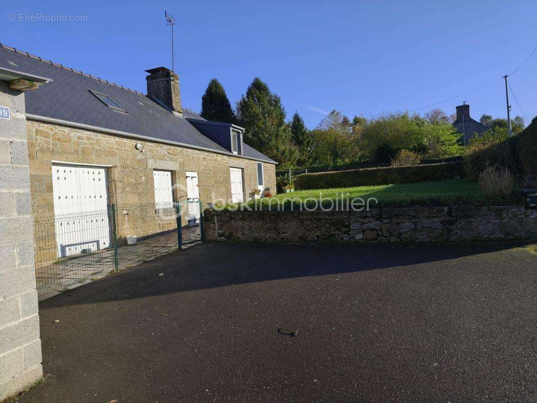 Maison à SAINT-BRICE-EN-COGLES