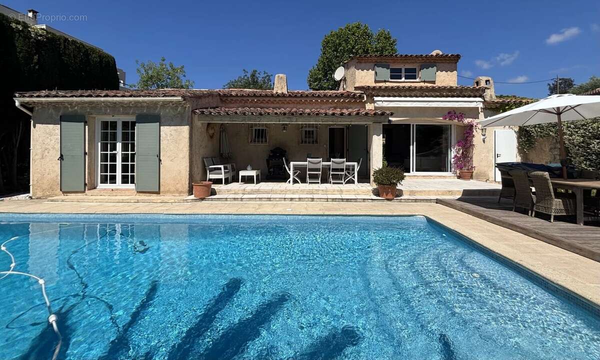 Maison à MANDELIEU-LA-NAPOULE