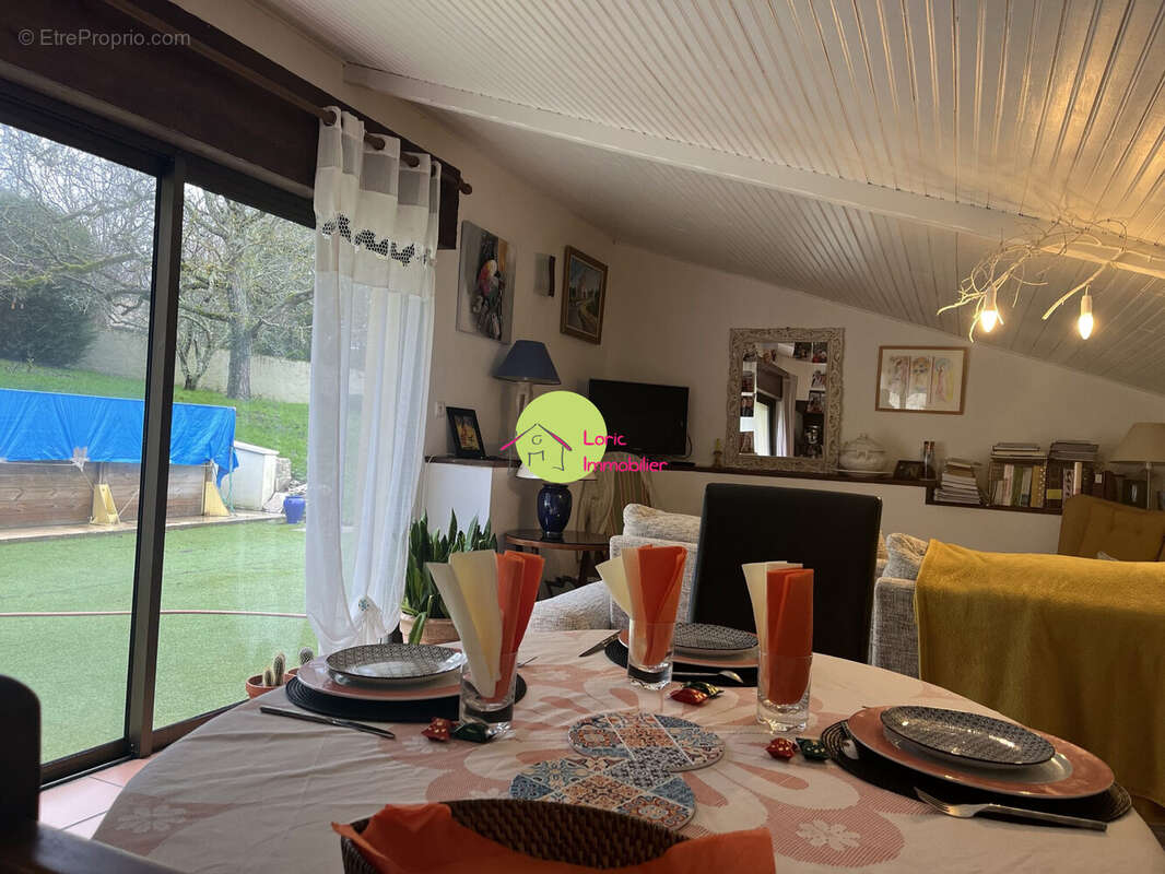 Maison à FONTCOUVERTE