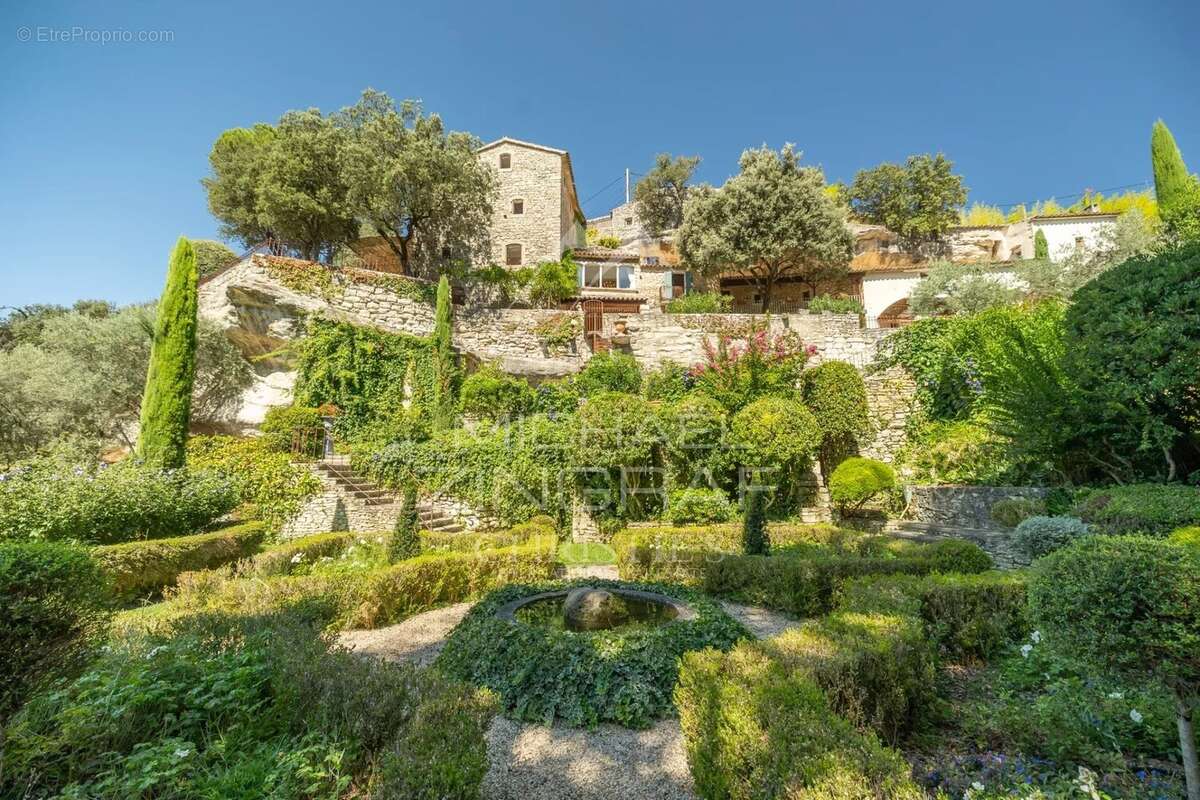 Maison à MENERBES
