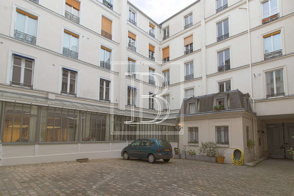 Appartement à PARIS-3E