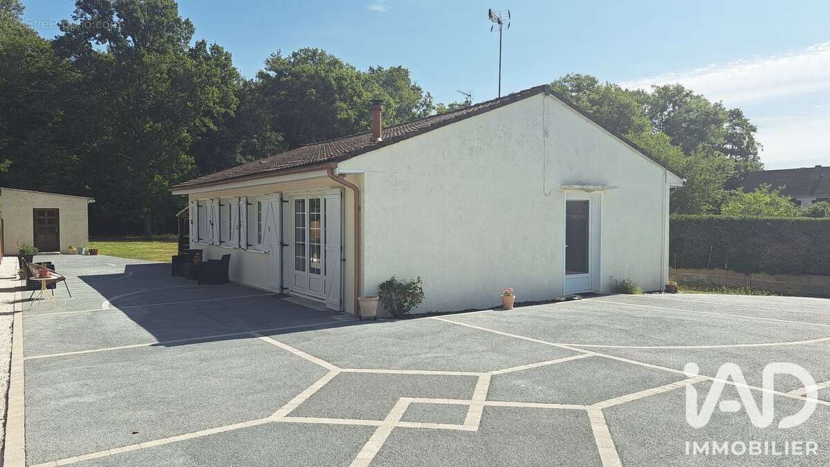 Photo 3 - Maison à CHEVILLON-SUR-HUILLARD